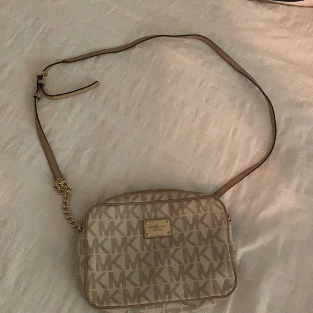 Michael kors cross body